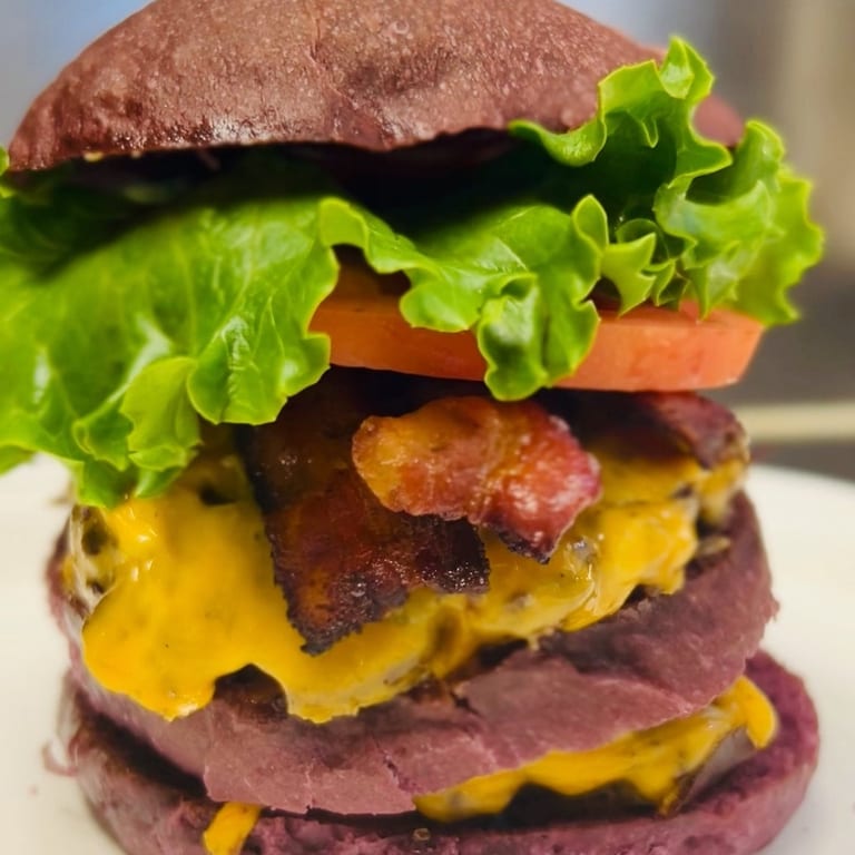 Delicious Hawaiian Fare: Burgers, Poke, and More